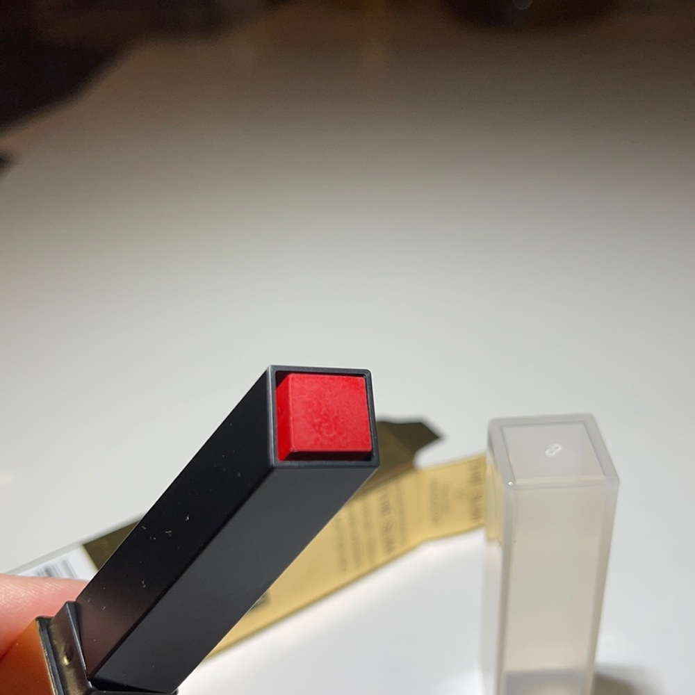Yves Saint Laurent The Slim 21 lipstick 💄